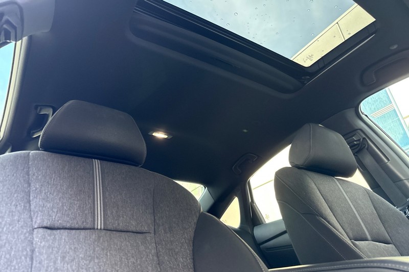 Honda Accord Hybrid Vehicle Full-screen Gallery Image 19