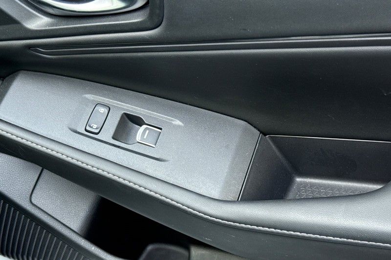 Honda Accord Hybrid Vehicle Full-screen Gallery Image 21