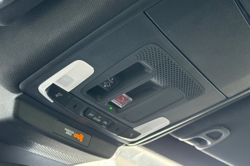 Honda Accord Hybrid Vehicle Full-screen Gallery Image 23