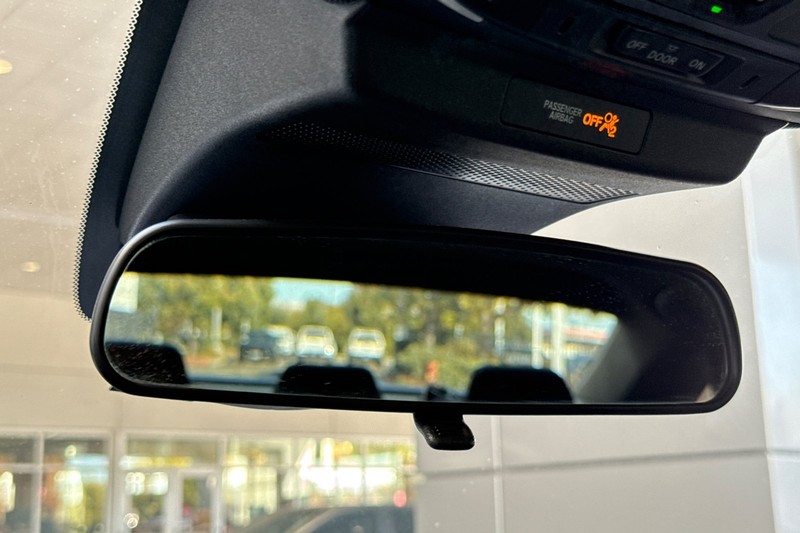 Honda Accord Hybrid Vehicle Full-screen Gallery Image 24