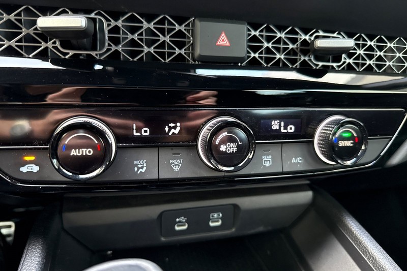 Honda Accord Hybrid Vehicle Full-screen Gallery Image 27