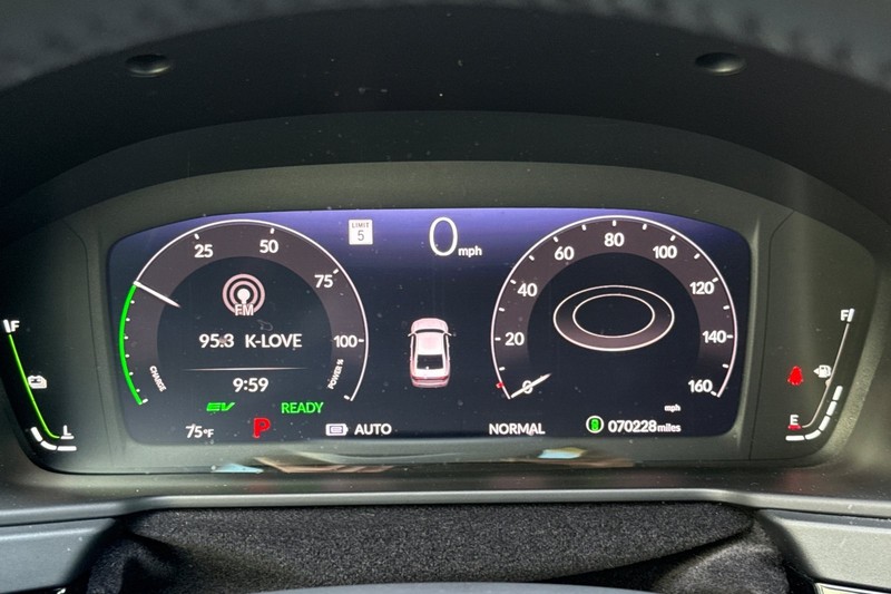 Honda Accord Hybrid Vehicle Full-screen Gallery Image 39