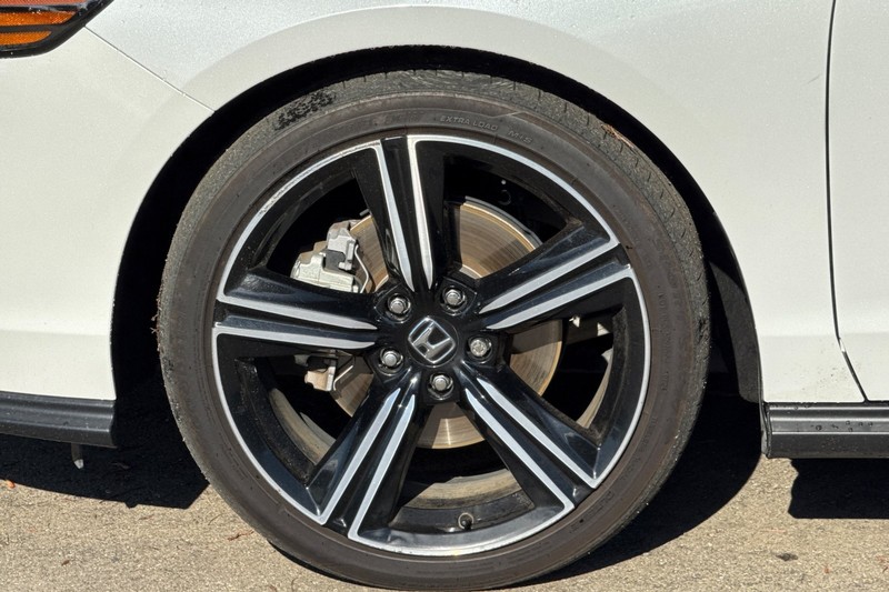 Honda Accord Hybrid Vehicle Full-screen Gallery Image 44