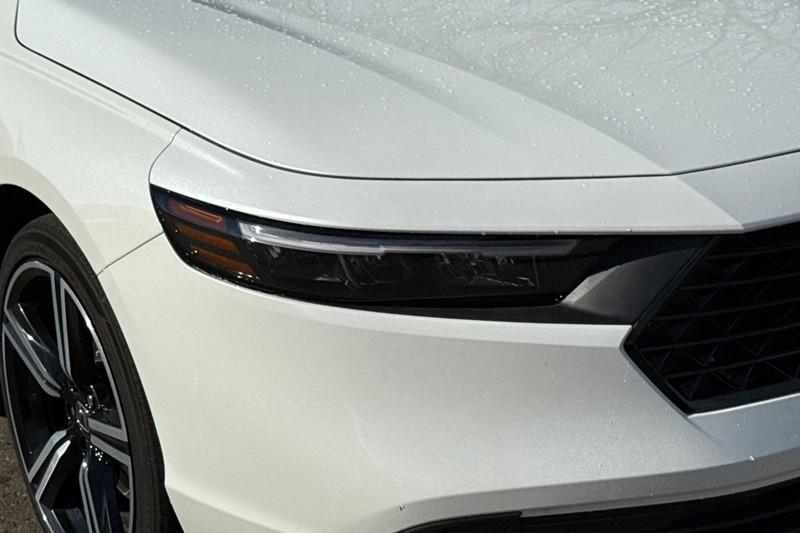 Honda Accord Hybrid Vehicle Full-screen Gallery Image 45