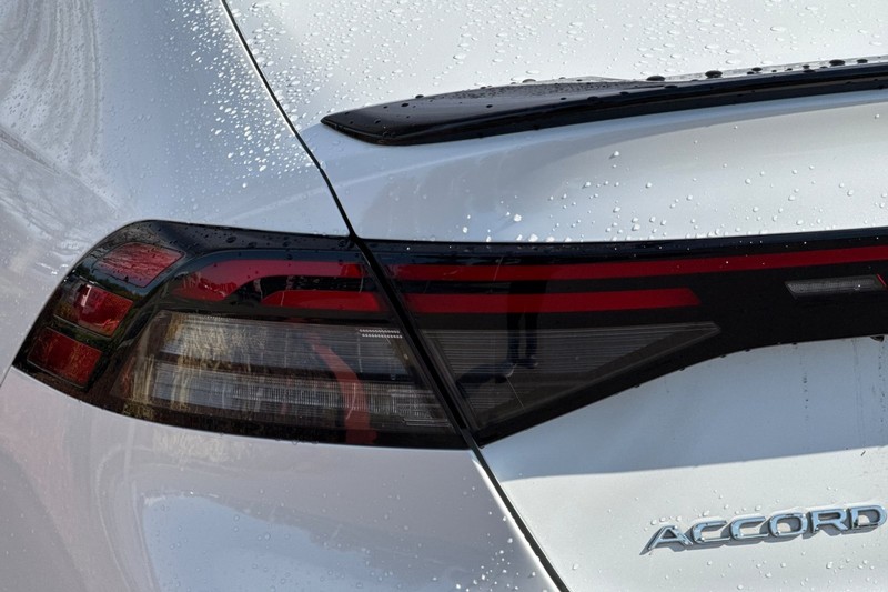 Honda Accord Hybrid Vehicle Full-screen Gallery Image 47