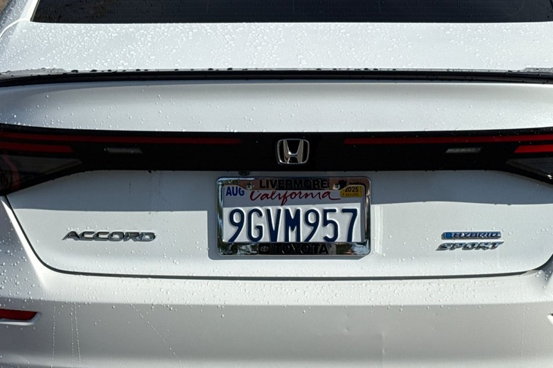 Honda Accord Hybrid Vehicle Full-screen Gallery Image 48