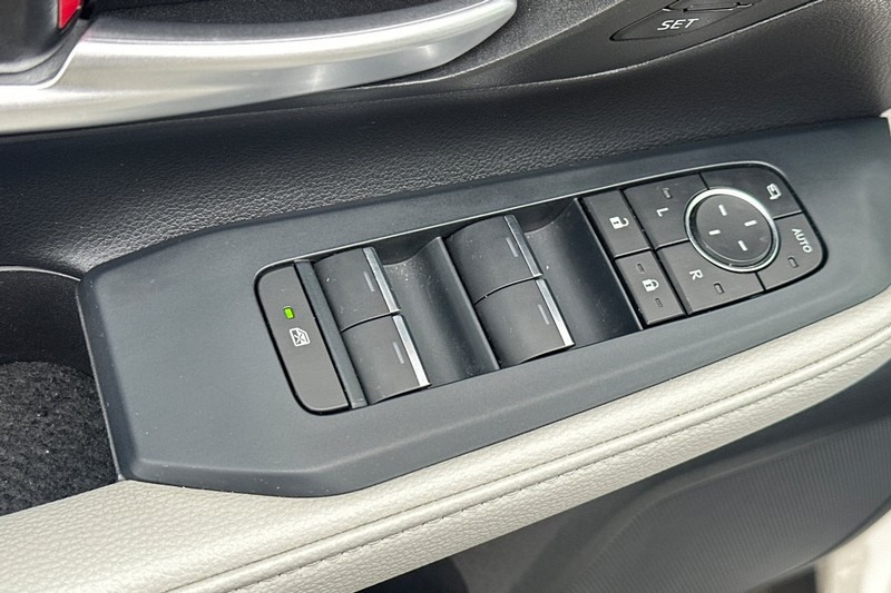 Toyota Grand Highlander Vehicle Full-screen Gallery Image 12