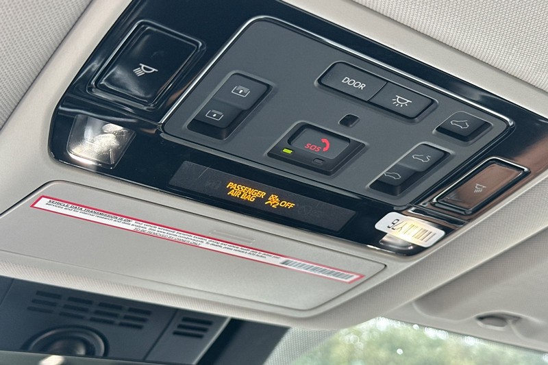 Toyota Grand Highlander Vehicle Full-screen Gallery Image 25