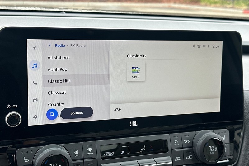 Toyota Grand Highlander Vehicle Full-screen Gallery Image 27