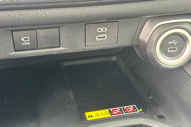 Toyota Grand Highlander Vehicle Full-screen Gallery Image 32