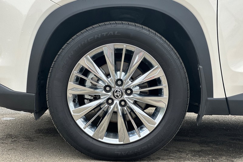 Toyota Grand Highlander Vehicle Full-screen Gallery Image 47