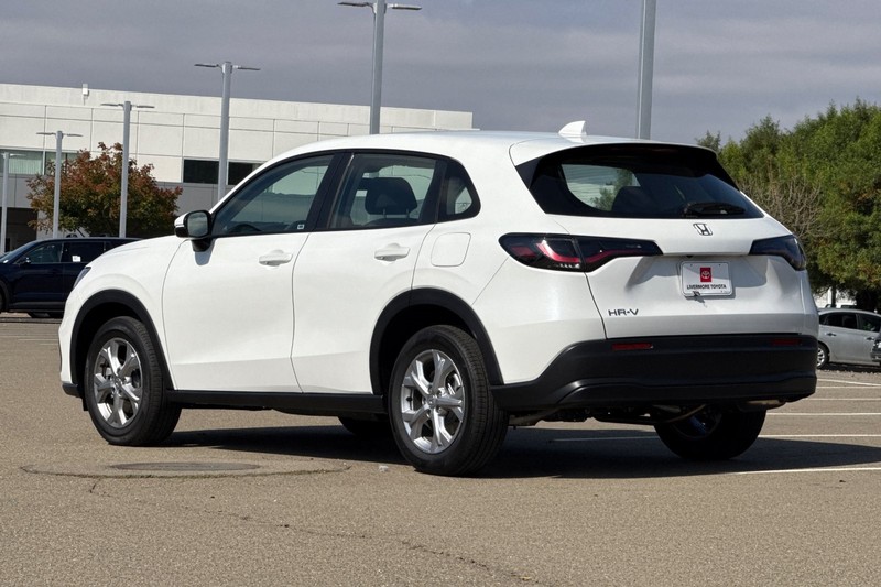 Honda HR-V Vehicle Full-screen Gallery Image 06