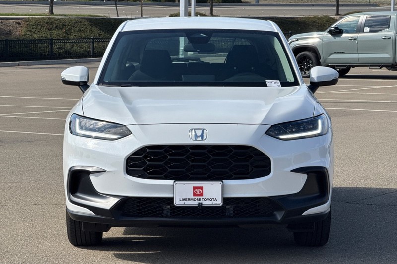 Honda HR-V Vehicle Full-screen Gallery Image 09