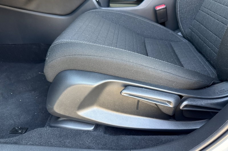 Honda HR-V Vehicle Full-screen Gallery Image 13