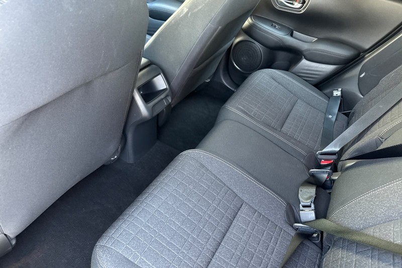 Honda HR-V Vehicle Full-screen Gallery Image 14