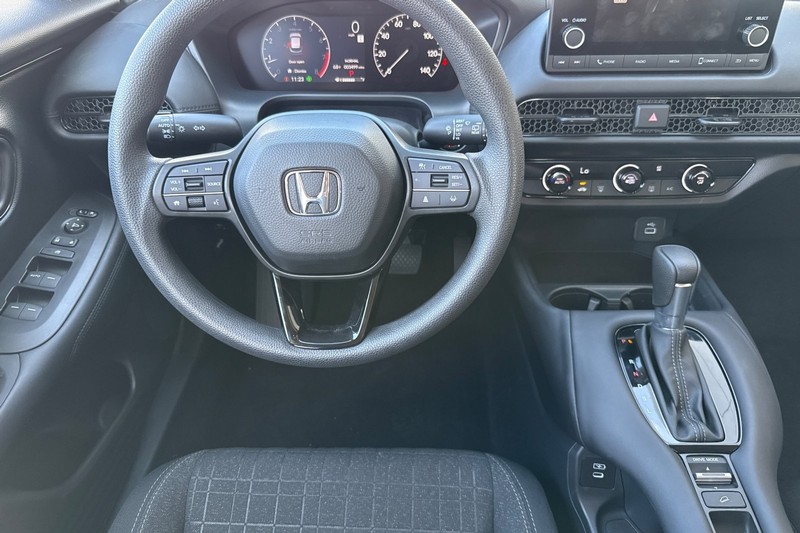 Honda HR-V Vehicle Full-screen Gallery Image 16