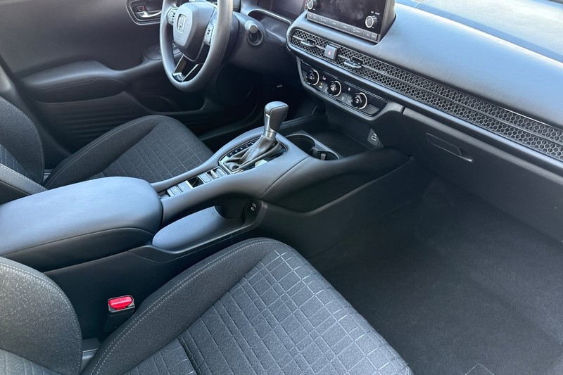Honda HR-V Vehicle Full-screen Gallery Image 19