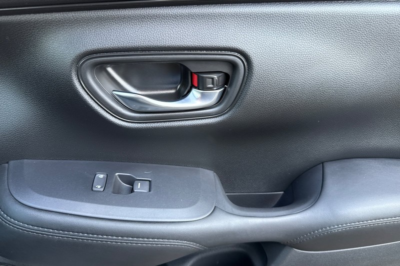 Honda HR-V Vehicle Full-screen Gallery Image 21