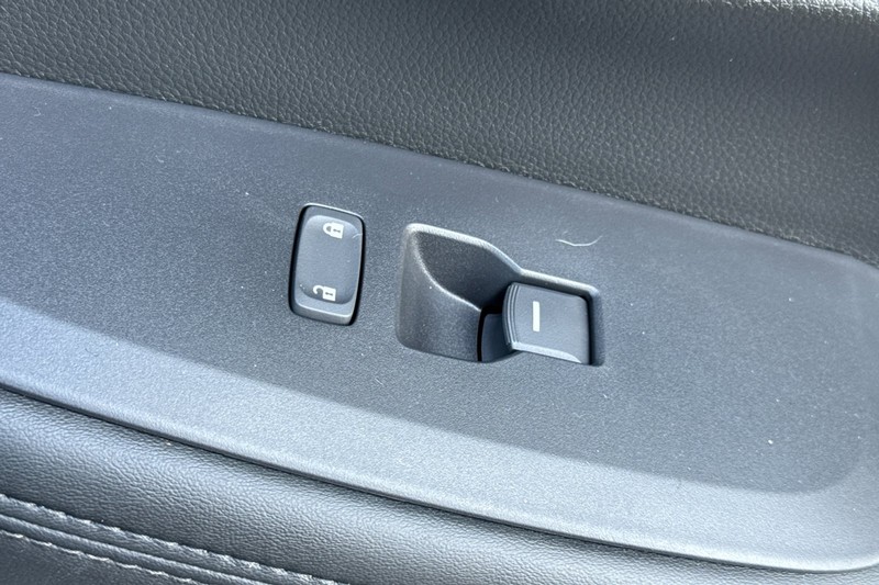 Honda HR-V Vehicle Full-screen Gallery Image 22