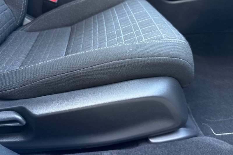 Honda HR-V Vehicle Full-screen Gallery Image 23