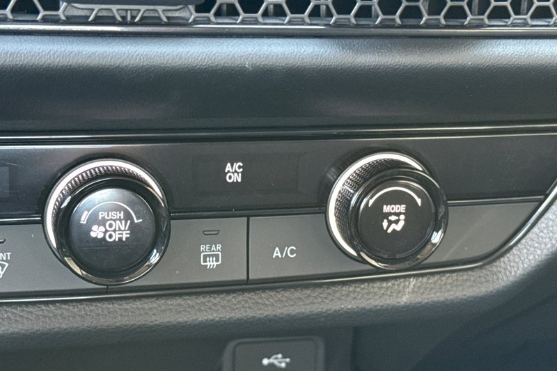 Honda HR-V Vehicle Full-screen Gallery Image 30