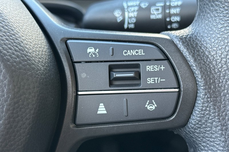 Honda HR-V Vehicle Full-screen Gallery Image 37