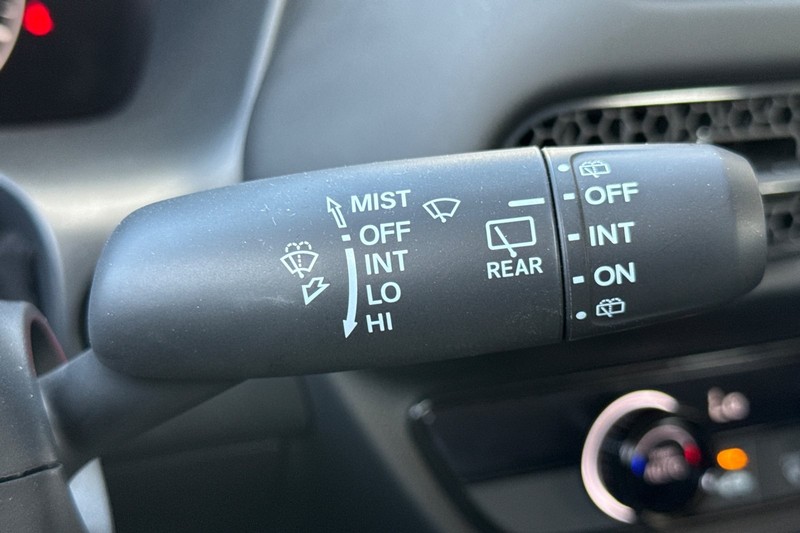 Honda HR-V Vehicle Full-screen Gallery Image 38