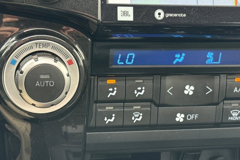 Toyota 4Runner Vehicle Full-screen Gallery Image 28