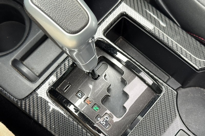 Toyota 4Runner Vehicle Full-screen Gallery Image 32