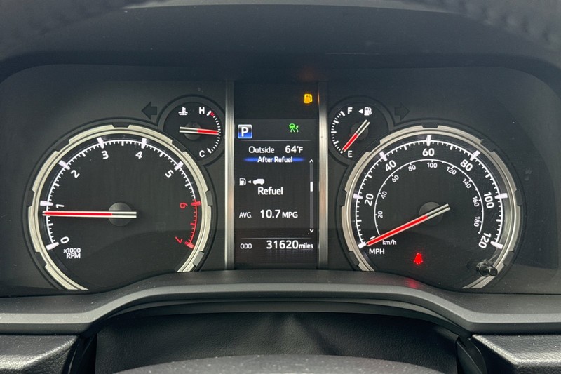 Toyota 4Runner Vehicle Full-screen Gallery Image 39