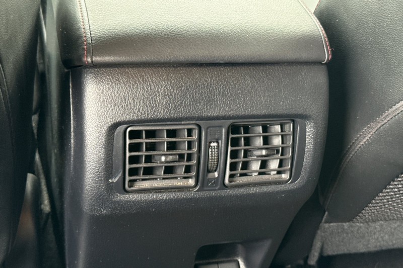 Toyota 4Runner Vehicle Full-screen Gallery Image 42