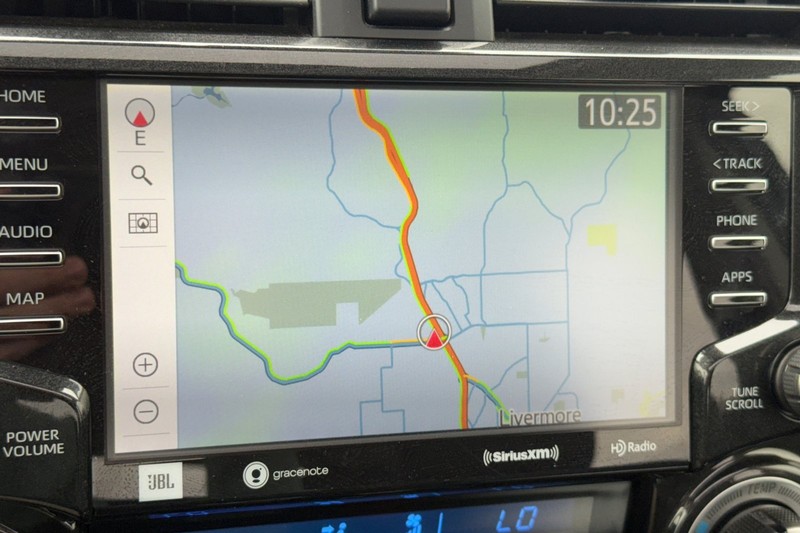 Toyota 4Runner Vehicle Full-screen Gallery Image 43