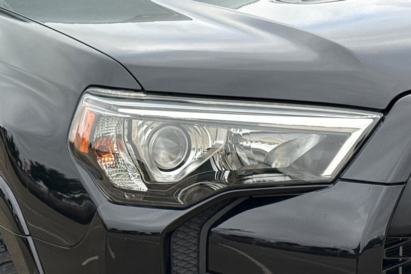 Toyota 4Runner Vehicle Full-screen Gallery Image 46