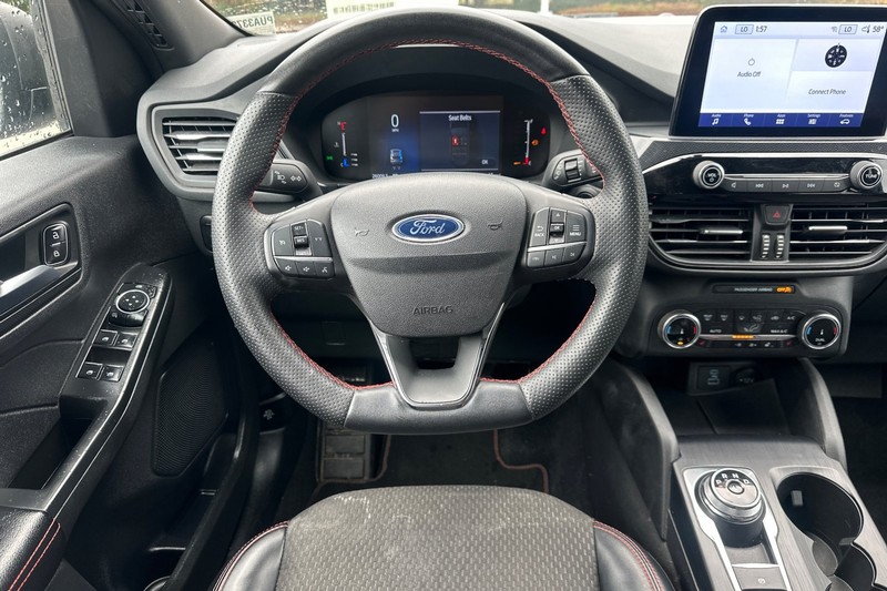 Ford Escape Vehicle Full-screen Gallery Image 16