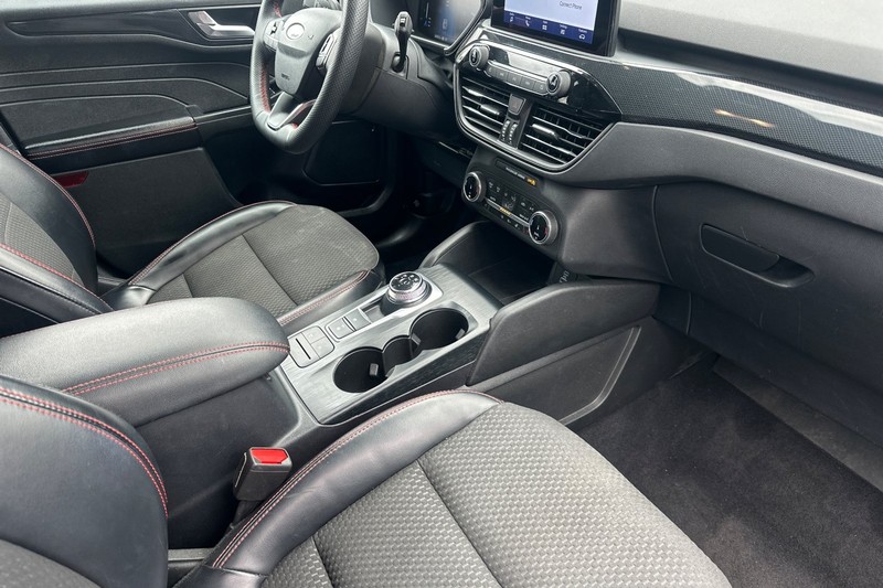 Ford Escape Vehicle Full-screen Gallery Image 19