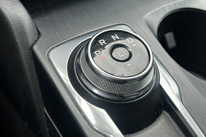 Ford Escape Vehicle Full-screen Gallery Image 32