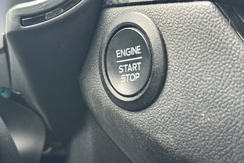 Ford Escape Vehicle Full-screen Gallery Image 35