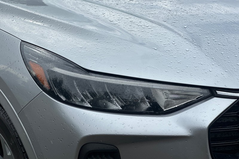 Ford Escape Vehicle Full-screen Gallery Image 47