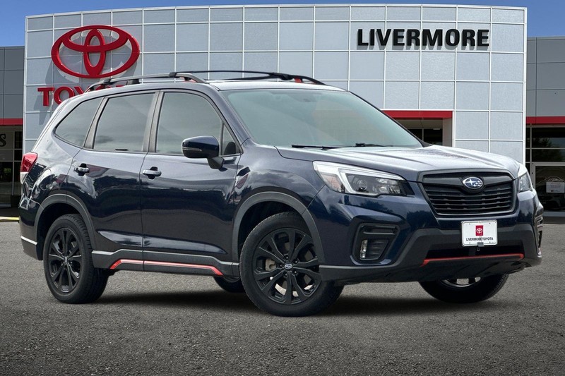 Subaru Forester Vehicle Full-screen Gallery Image 02