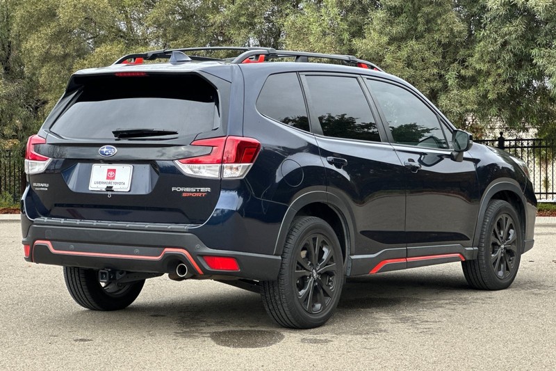 Subaru Forester Vehicle Full-screen Gallery Image 04