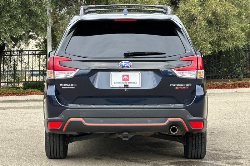 Subaru Forester Vehicle Full-screen Gallery Image 05