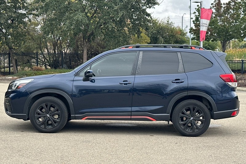 Subaru Forester Vehicle Full-screen Gallery Image 07