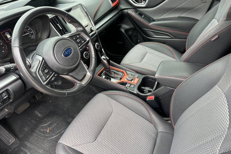 Subaru Forester Vehicle Full-screen Gallery Image 10