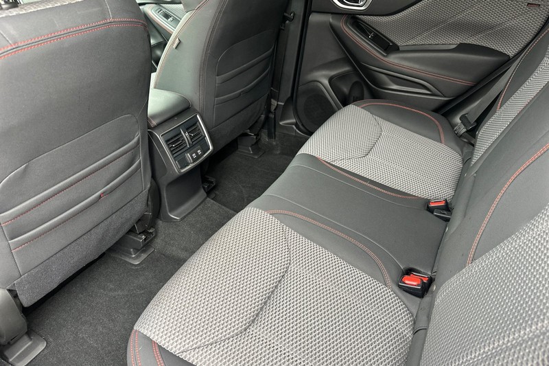 Subaru Forester Vehicle Full-screen Gallery Image 14