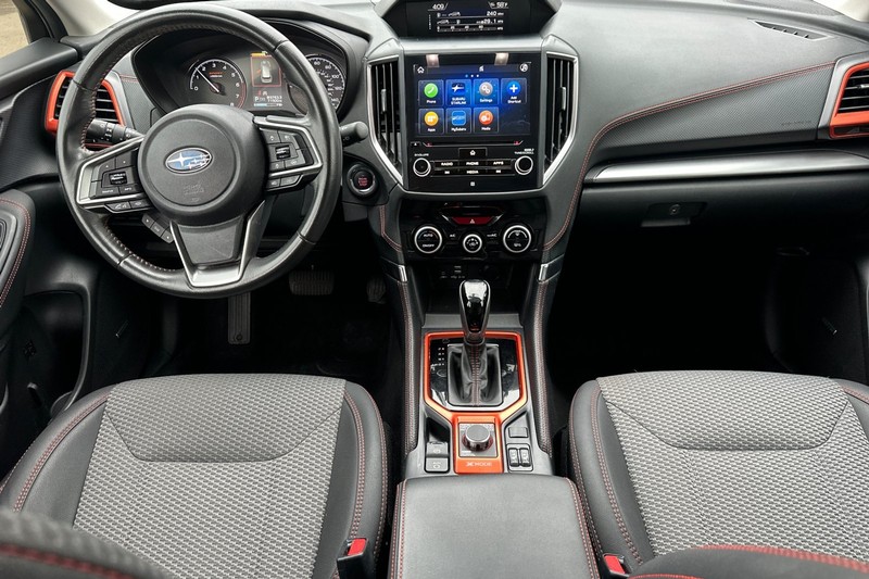 Subaru Forester Vehicle Full-screen Gallery Image 15