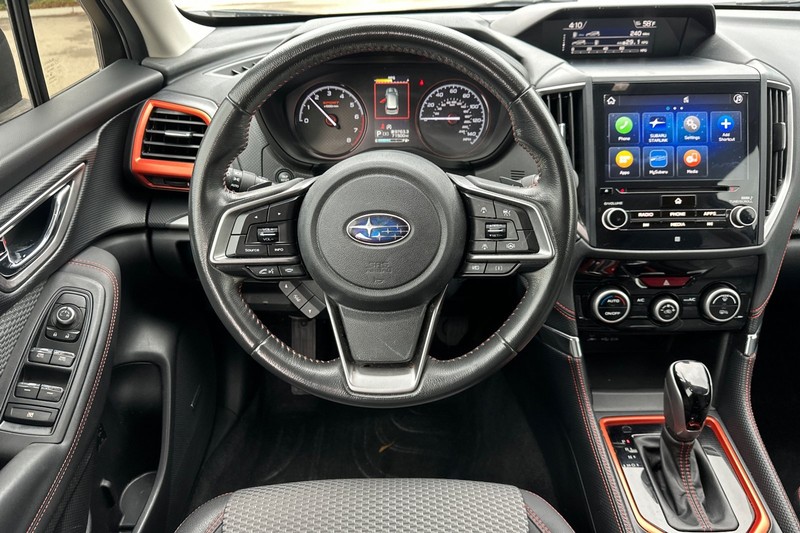 Subaru Forester Vehicle Full-screen Gallery Image 16