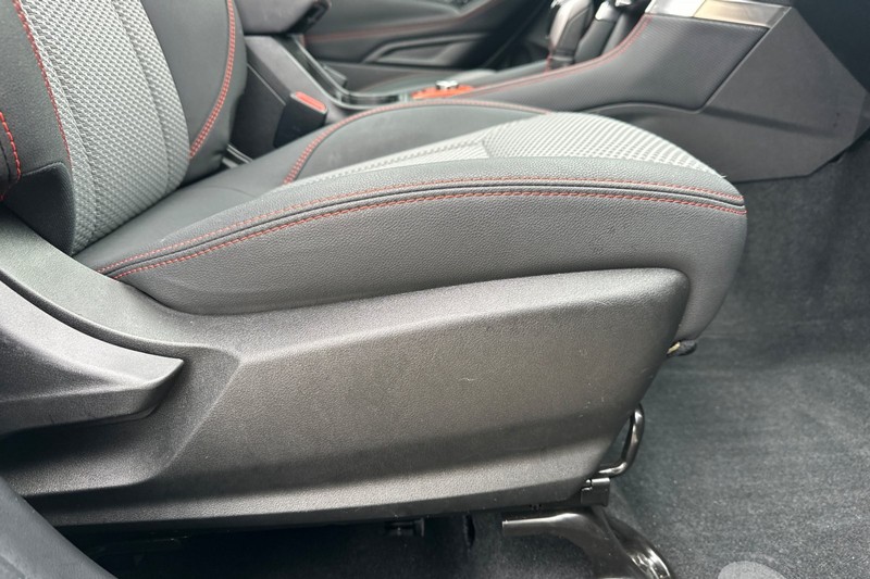 Subaru Forester Vehicle Full-screen Gallery Image 23