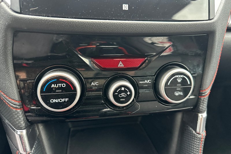 Subaru Forester Vehicle Full-screen Gallery Image 28