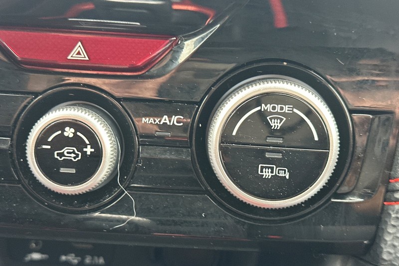 Subaru Forester Vehicle Full-screen Gallery Image 30