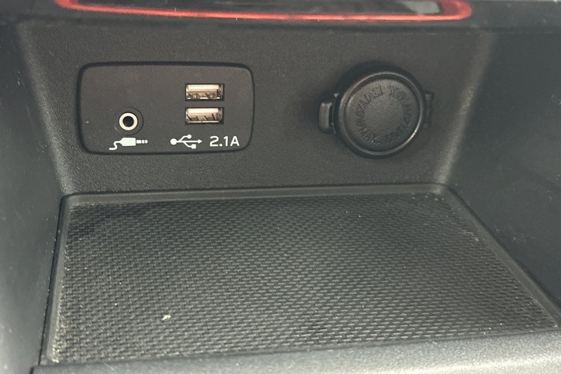 Subaru Forester Vehicle Full-screen Gallery Image 31